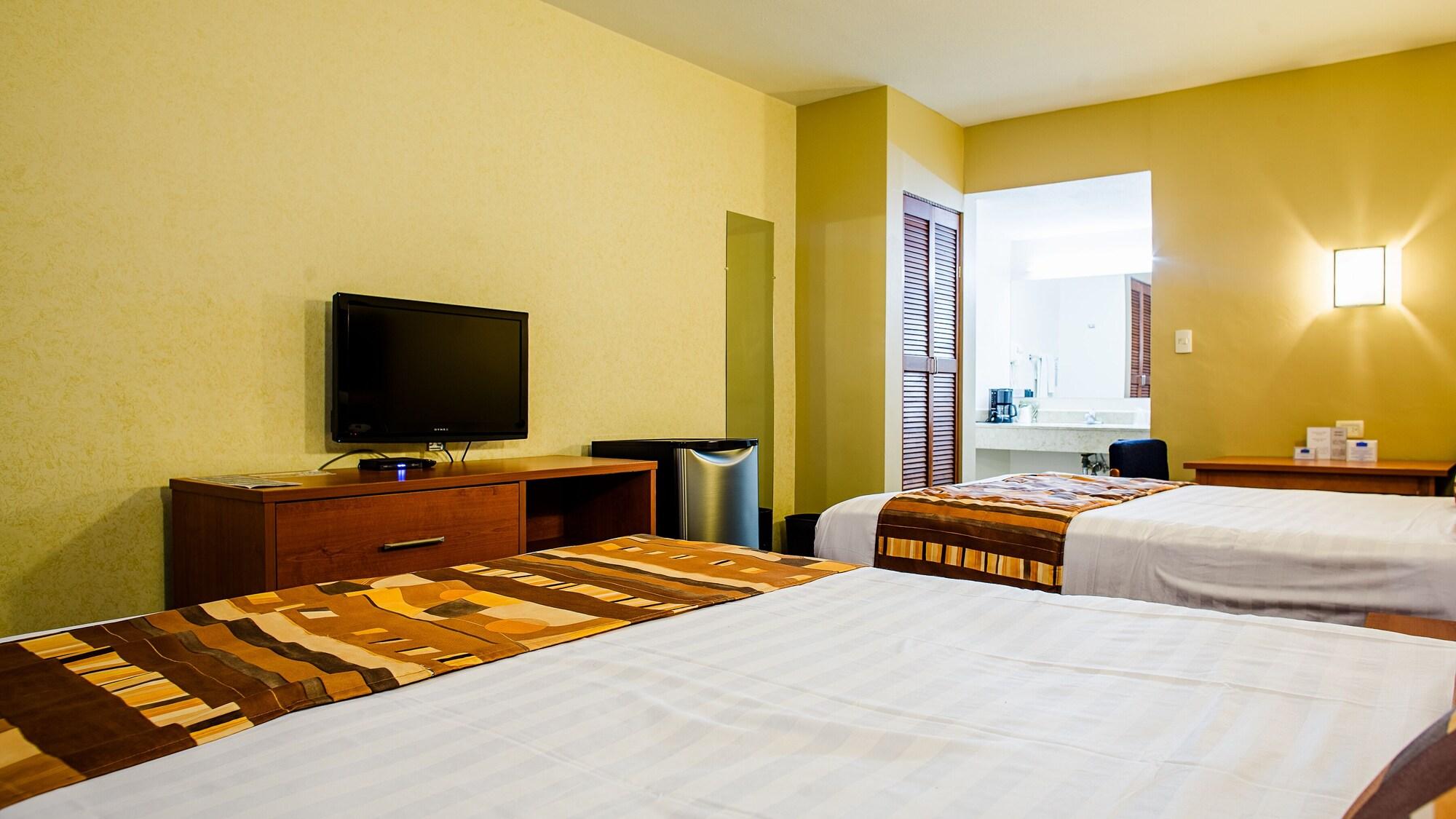 American Inn Hotel & Suites Parral ภายนอก รูปภาพ