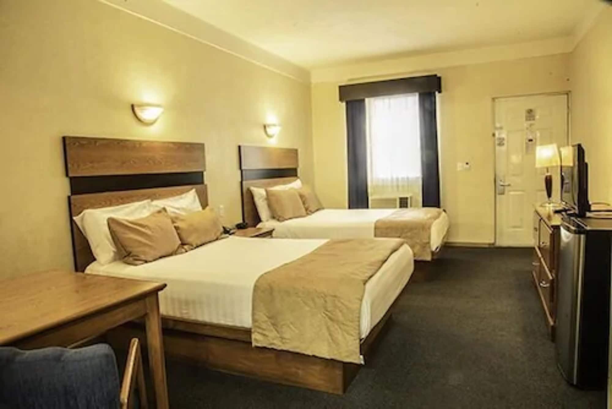 American Inn Hotel & Suites Parral ภายนอก รูปภาพ
