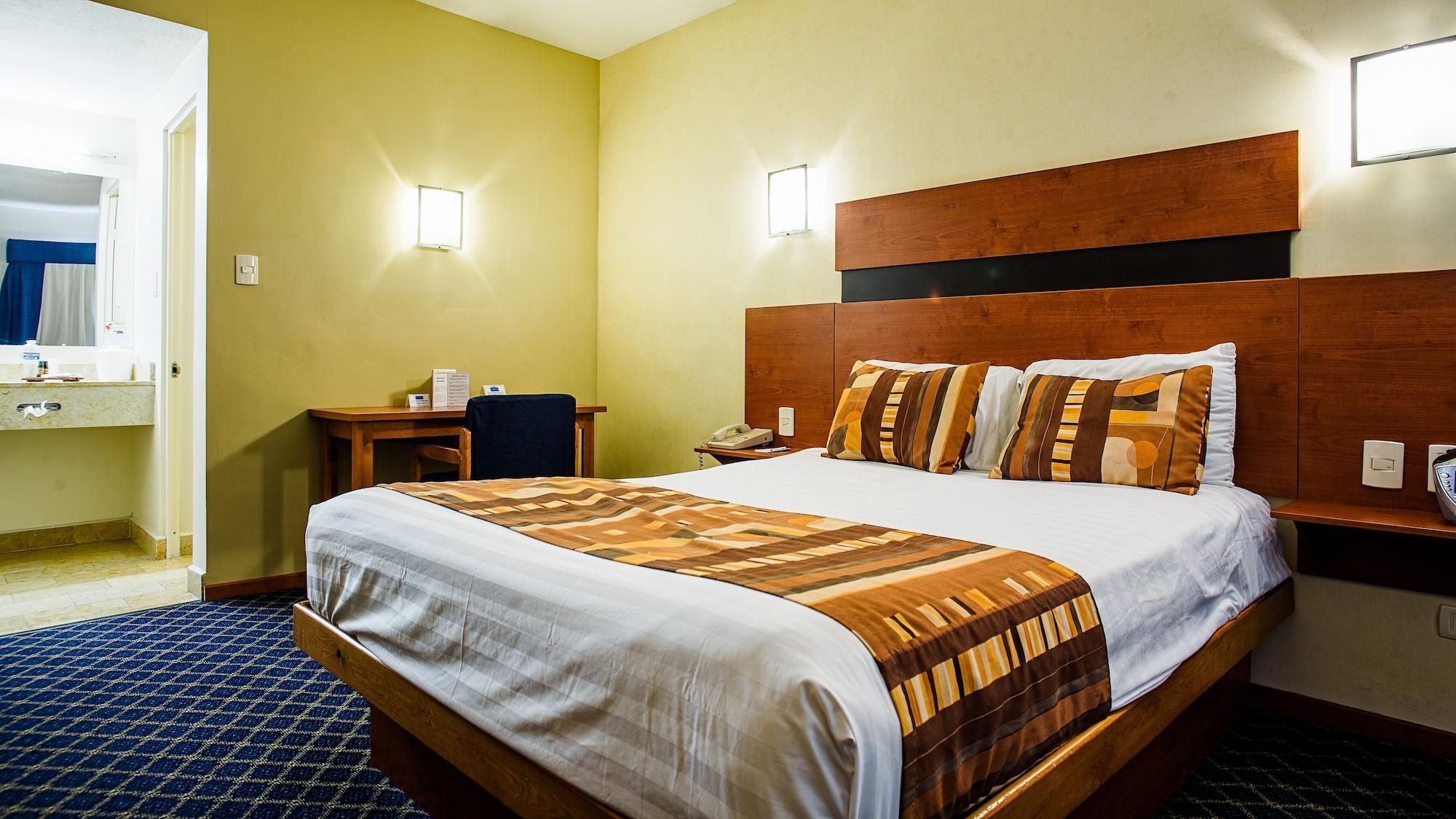 American Inn Hotel & Suites Parral ภายนอก รูปภาพ